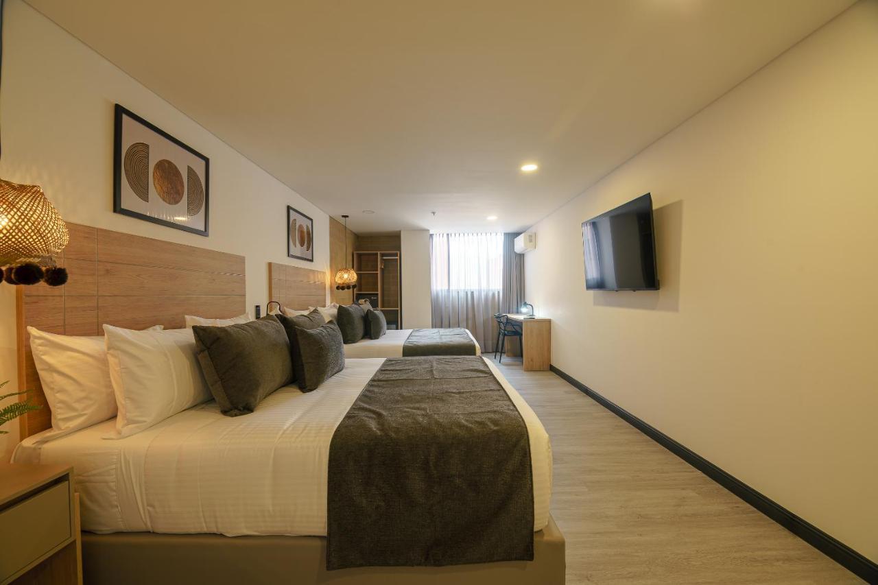 First Class Hotel Medellín Esterno foto