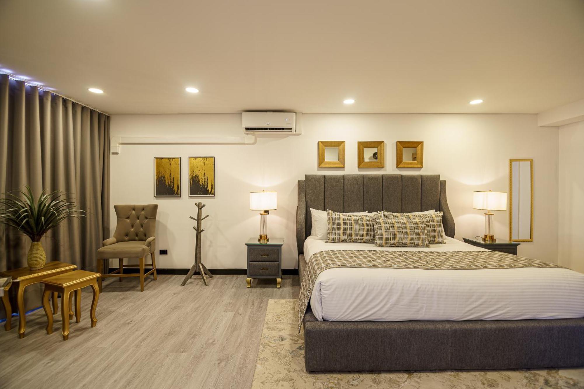First Class Hotel Medellín Esterno foto